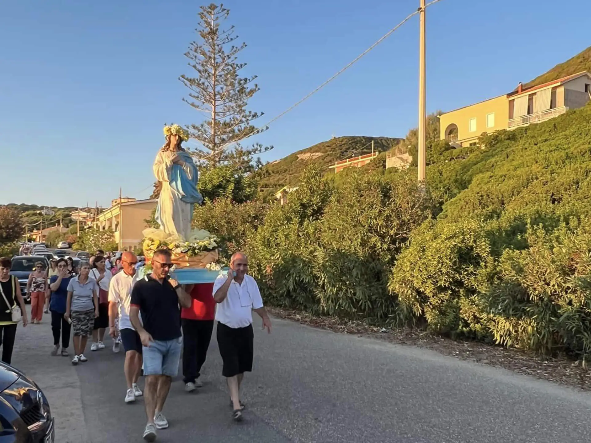 Processione dell'Assunta per le vie di Guturu de Flumini